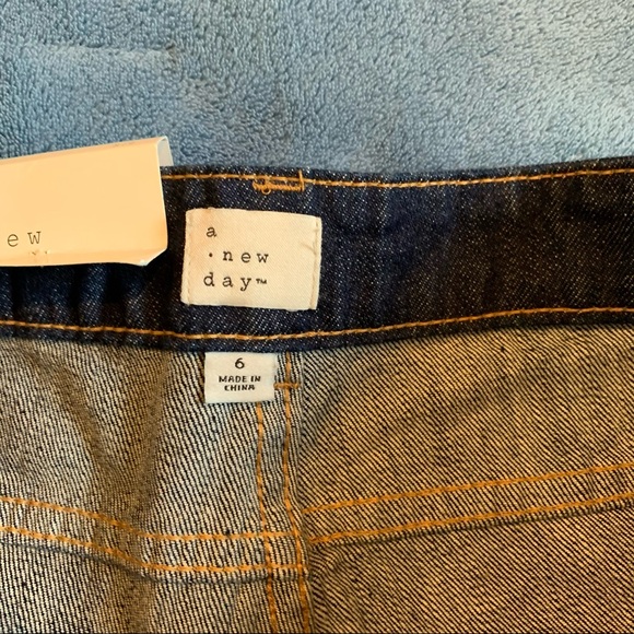 NWT Stretch Skinny Jeans - Picture 3 of 4